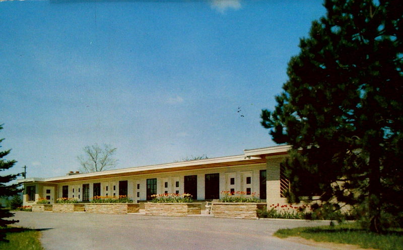 Big Bear Lodge (Burks Motel, Van-D Motel) - Old Postcard